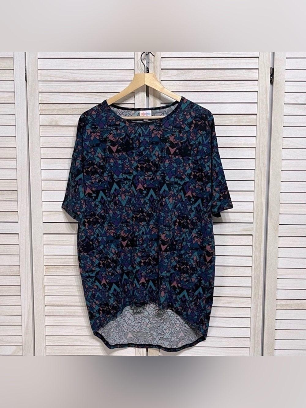 NWOT LulaRoe Irma Tunic Abstract Print Size XS PRICE FIRM